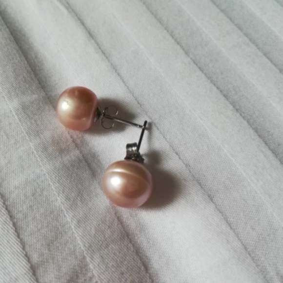 Natural Freshwater Pearls Earring - Picture 4 of 10